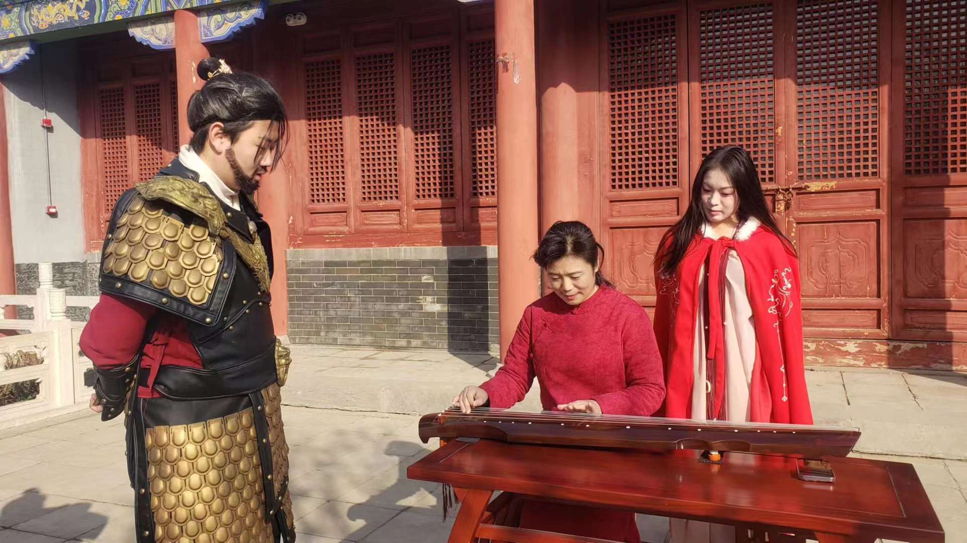 参加百花迎新乐中原文艺展演-3-李建英