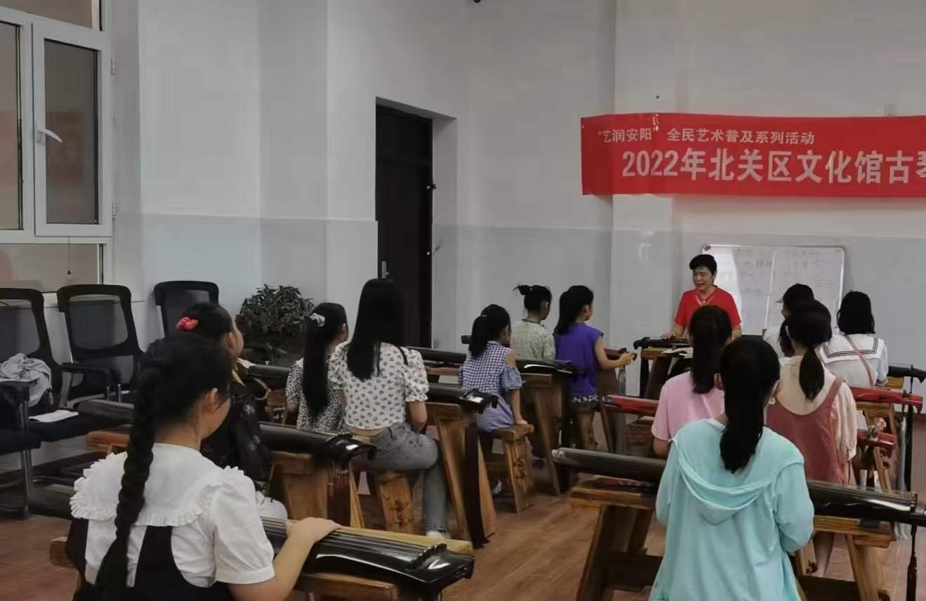 北关区文化馆古琴公益培训课堂授课-5-李建英