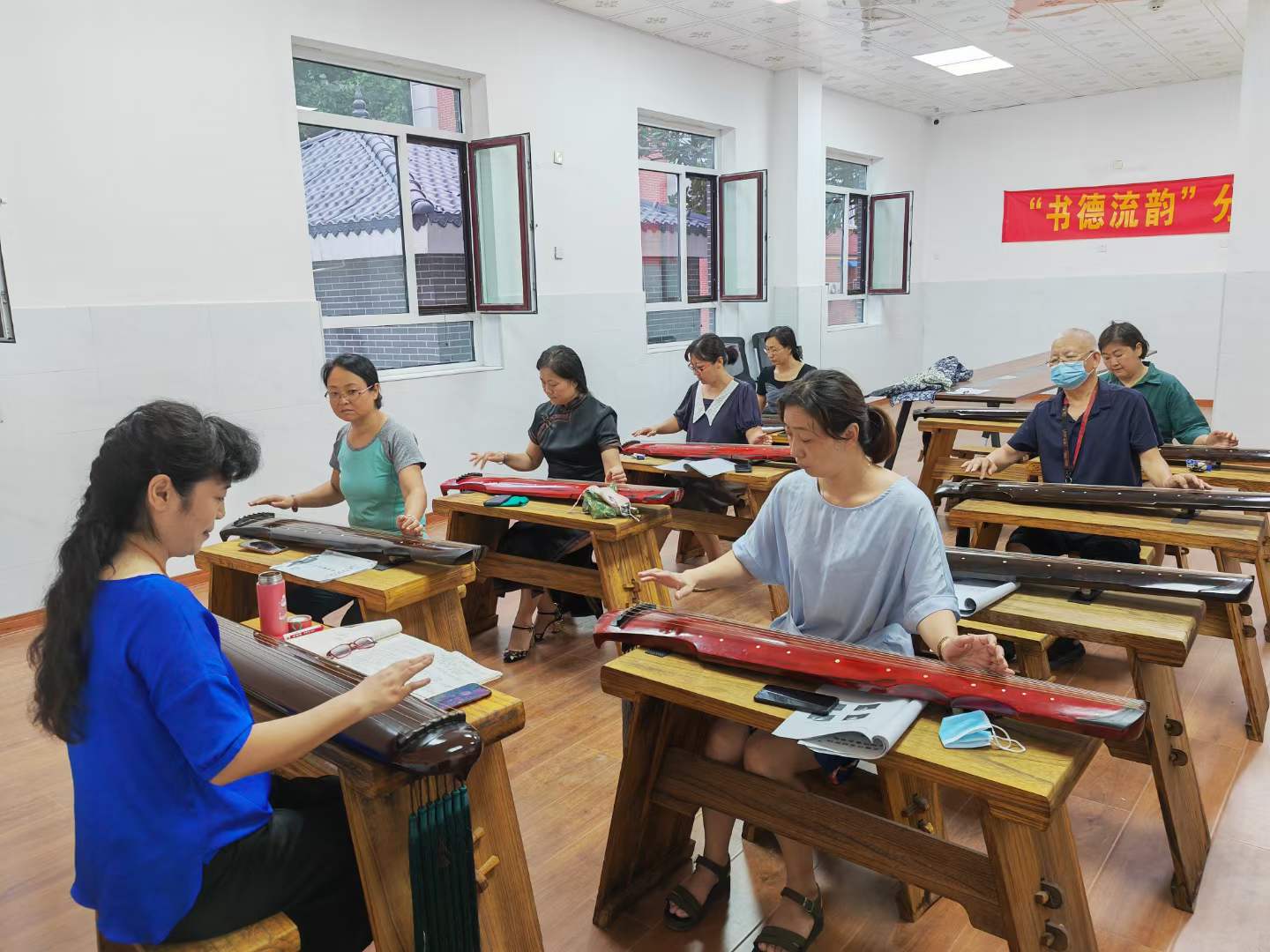 北关区文化馆古琴公益培训课堂授课-16-李建英