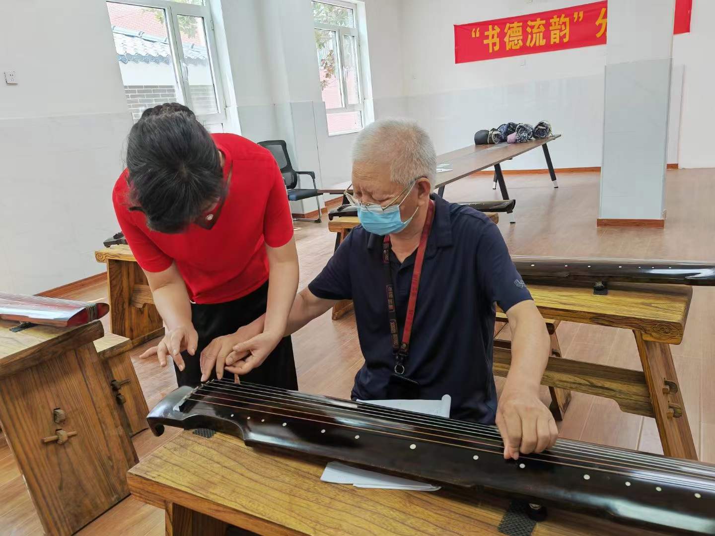 北关区文化馆古琴公益培训课堂授课-15-李建英