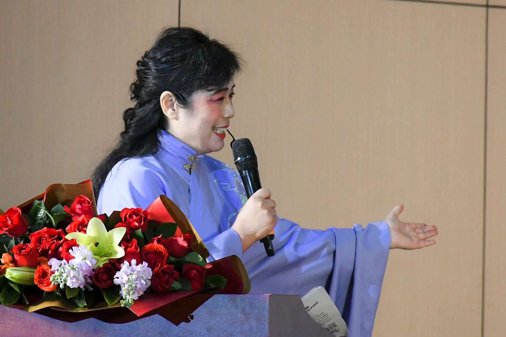 应邀主持“新春鸣古韵·古琴贺新年”古琴音乐会-1-李建英