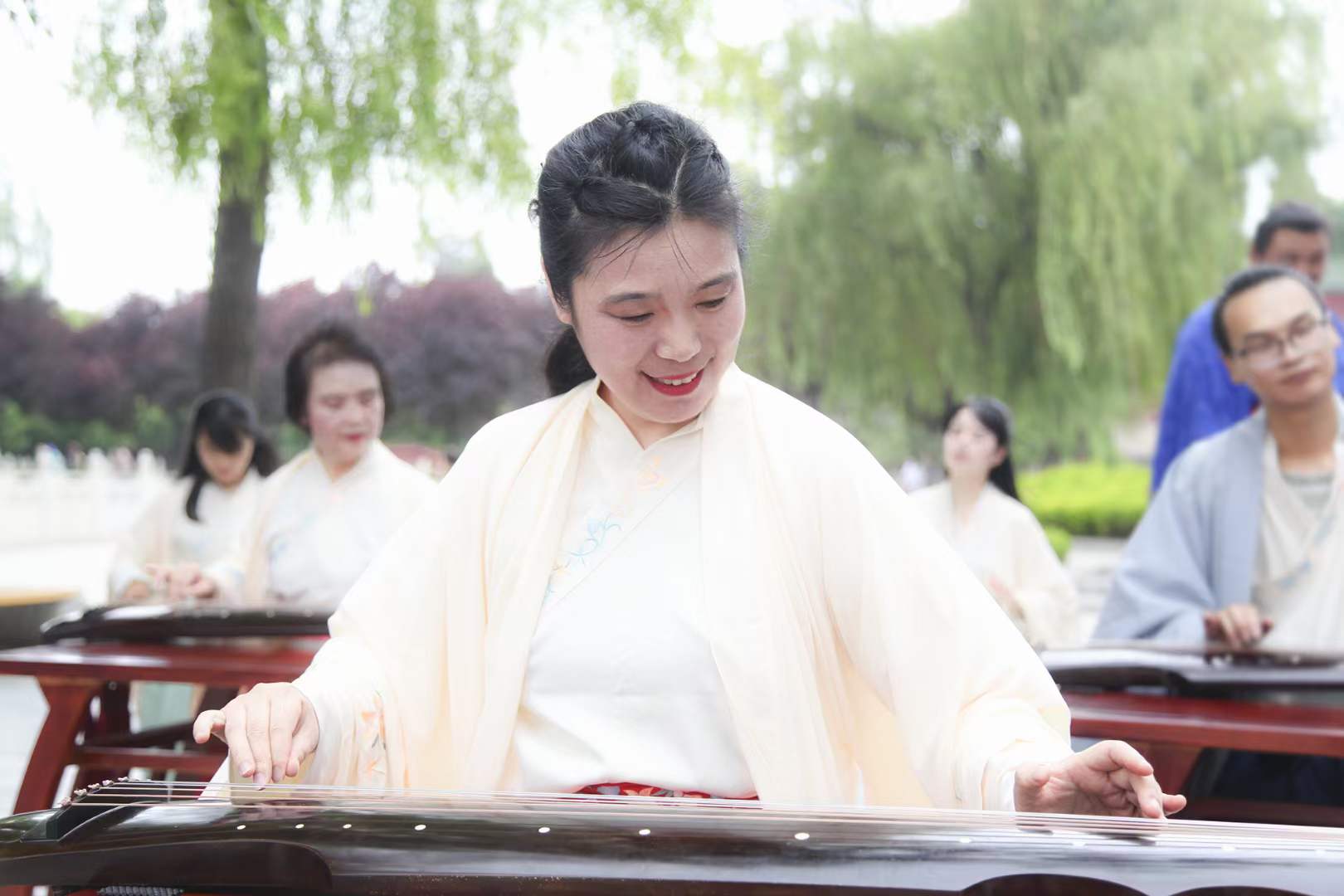 古琴艺术-李建英