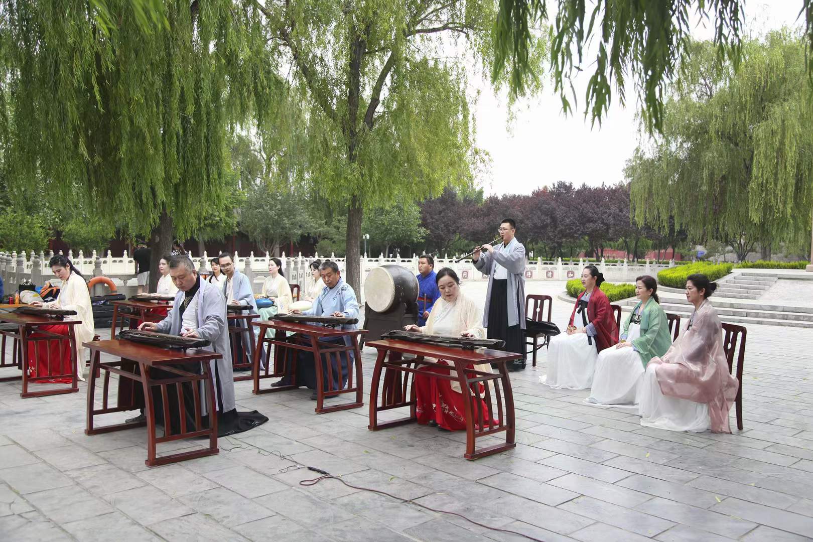 参加端午节羑里城演出-4-李建英