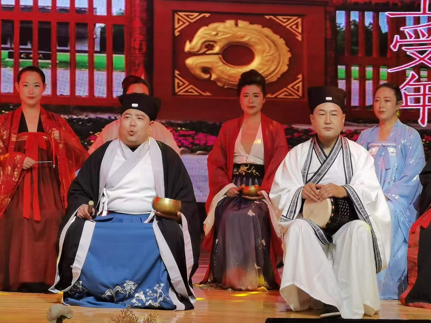 参加习近平总书记致甲骨文发现和研究120周年贺信发表一周年文艺汇演-1-李建英