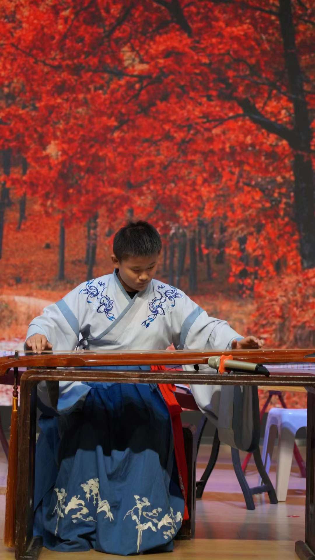 指导学生参加金秋·庆国庆琴筝和鸣民乐专场音乐会受到一致好评-1-李建英