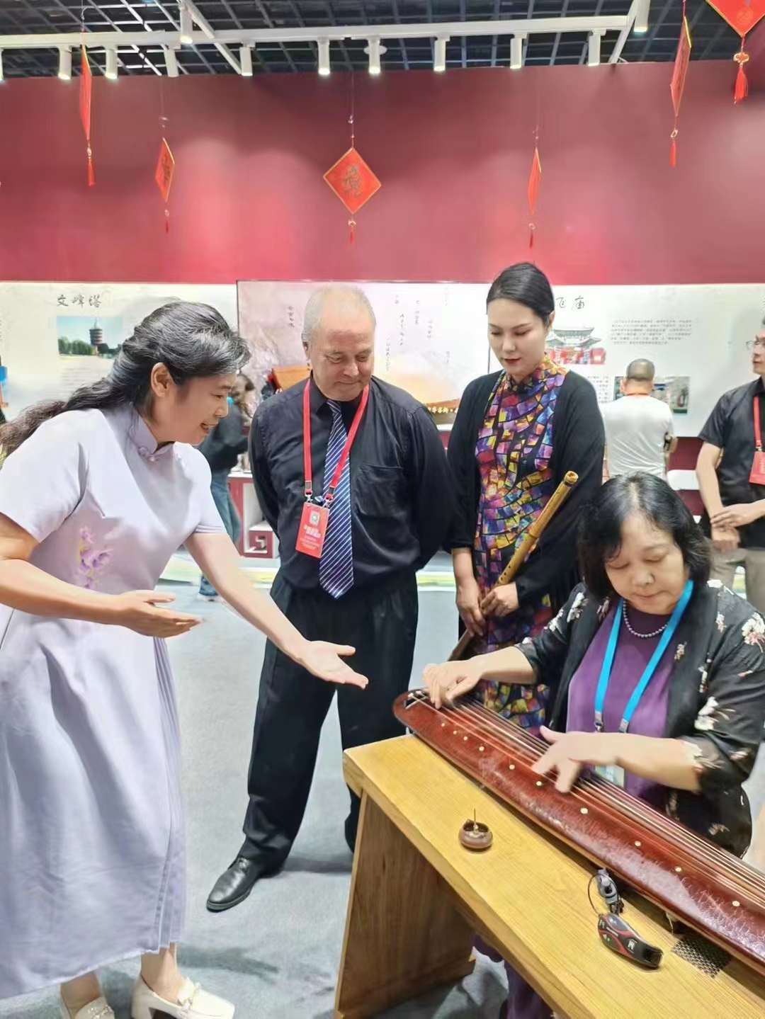 作为安阳代表团成员参加2023第十届（鹤壁）文化产业博览交易会-5-李建英