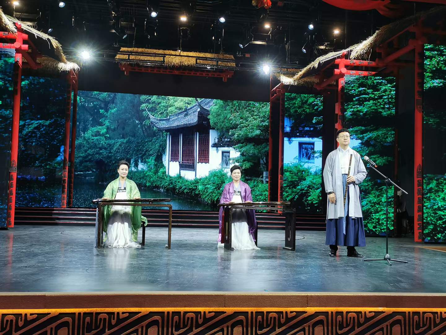 参加安阳殷墟考古文旅小镇惠民文艺演出-3-李建英