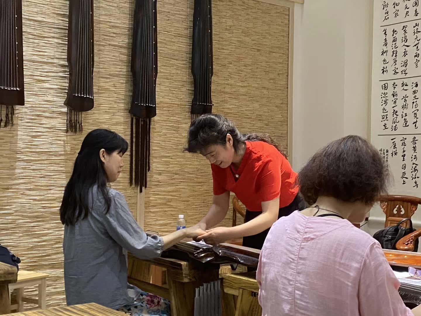 参加德音·左琴右书文化沙龙演出-5-李建英