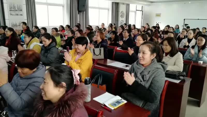 担任北关区英语期中试卷分析暨教师培训主讲人-5-李建英