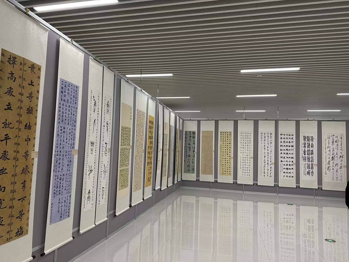 在安阳文体中心新美术馆第四届群众美术书法优秀作品展首次开展-5-李建英