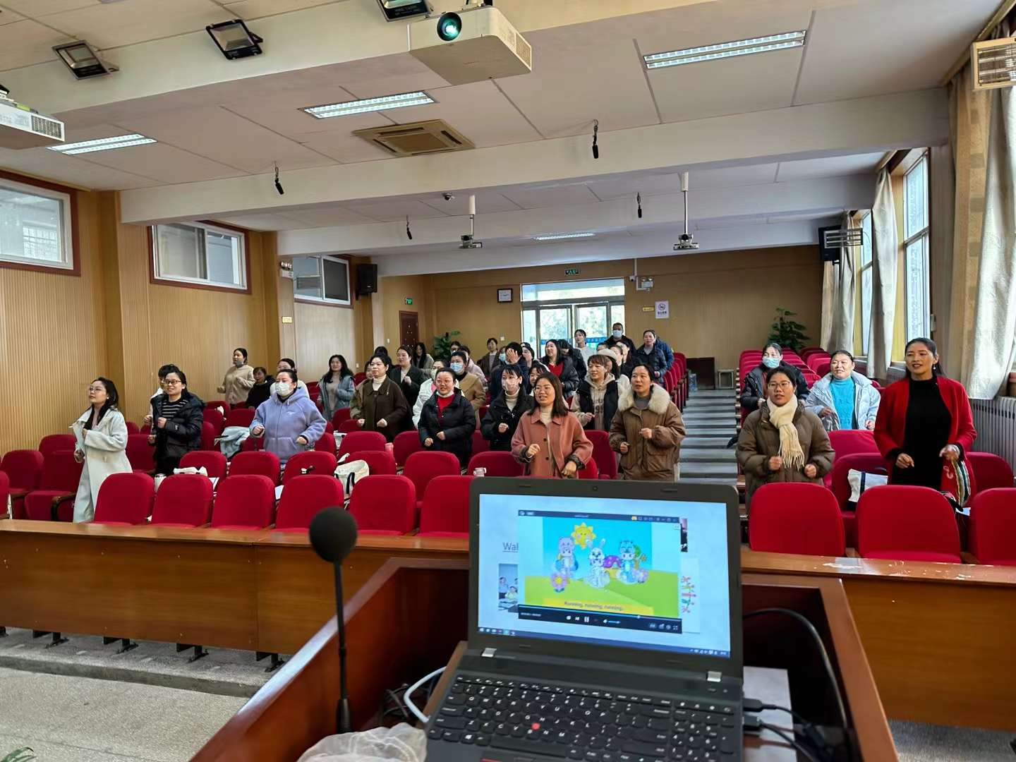 前去河南师范大学国培计划项目讲课--李建英