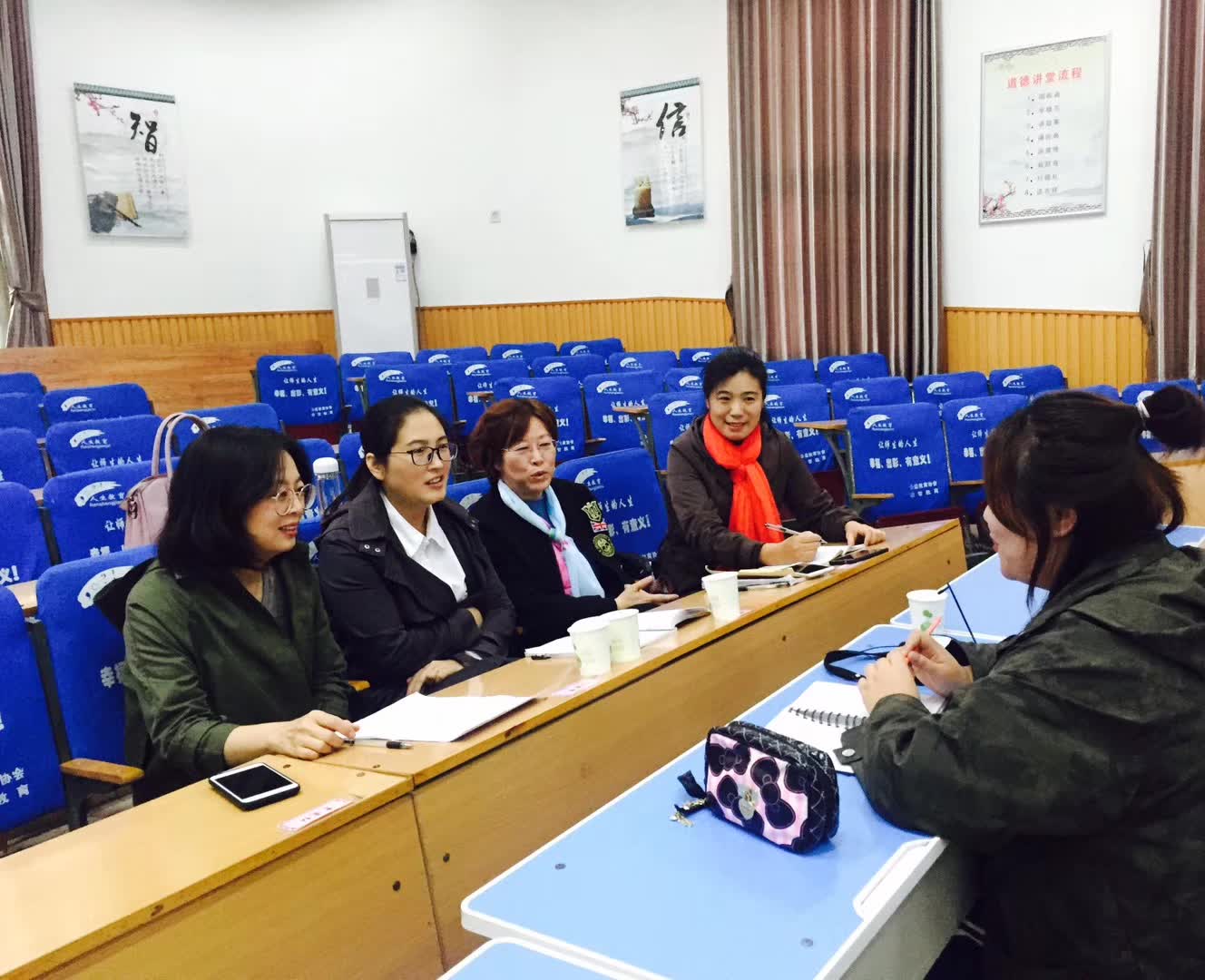 参加河南省人教版小学英语教材跟进培训会-1-李建英