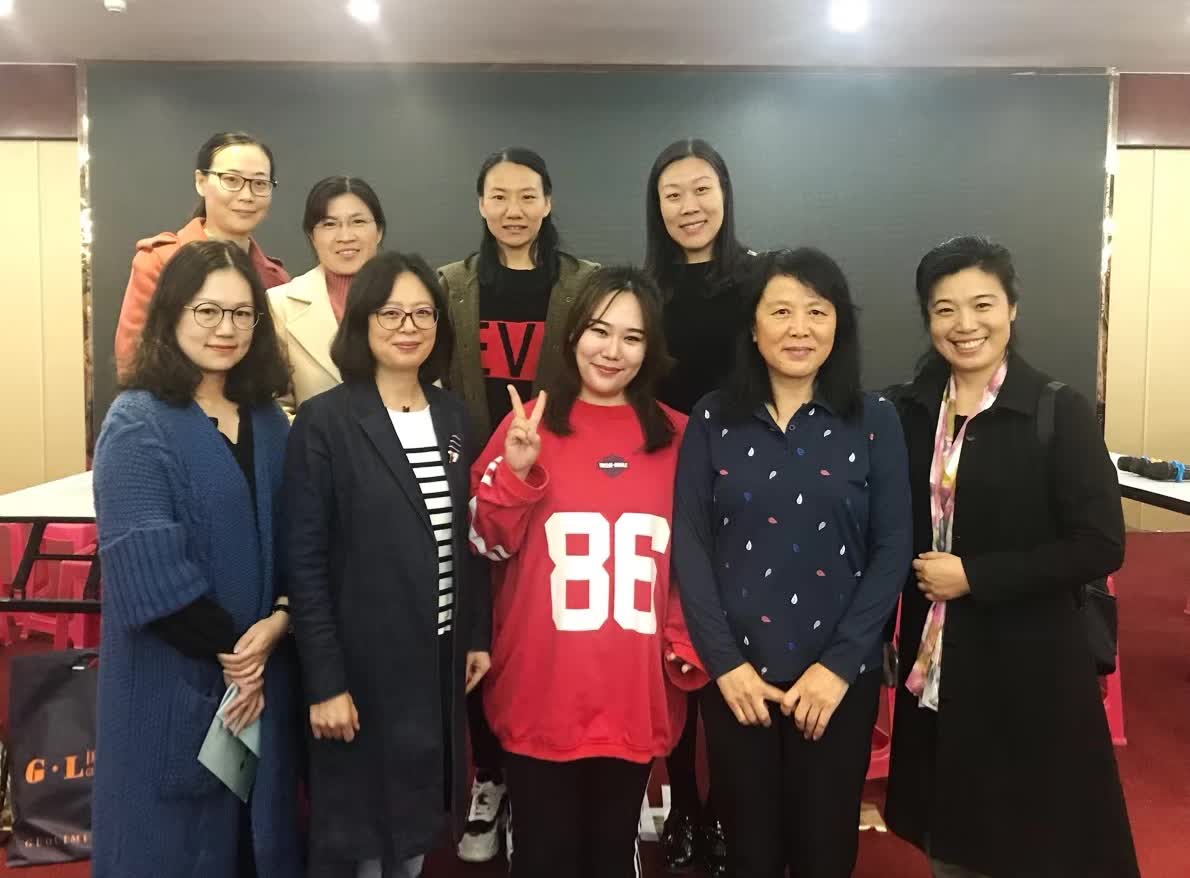 参加河南省人教版小学英语教材跟进培训会-3-李建英