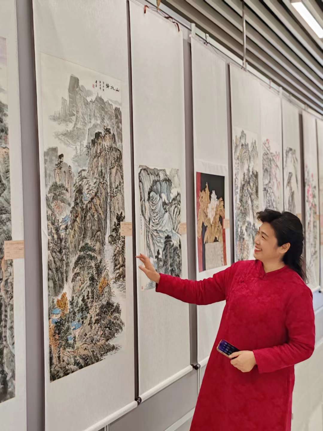 在安阳文体中心新美术馆第四届群众美术书法优秀作品展首次开展-6-李建英