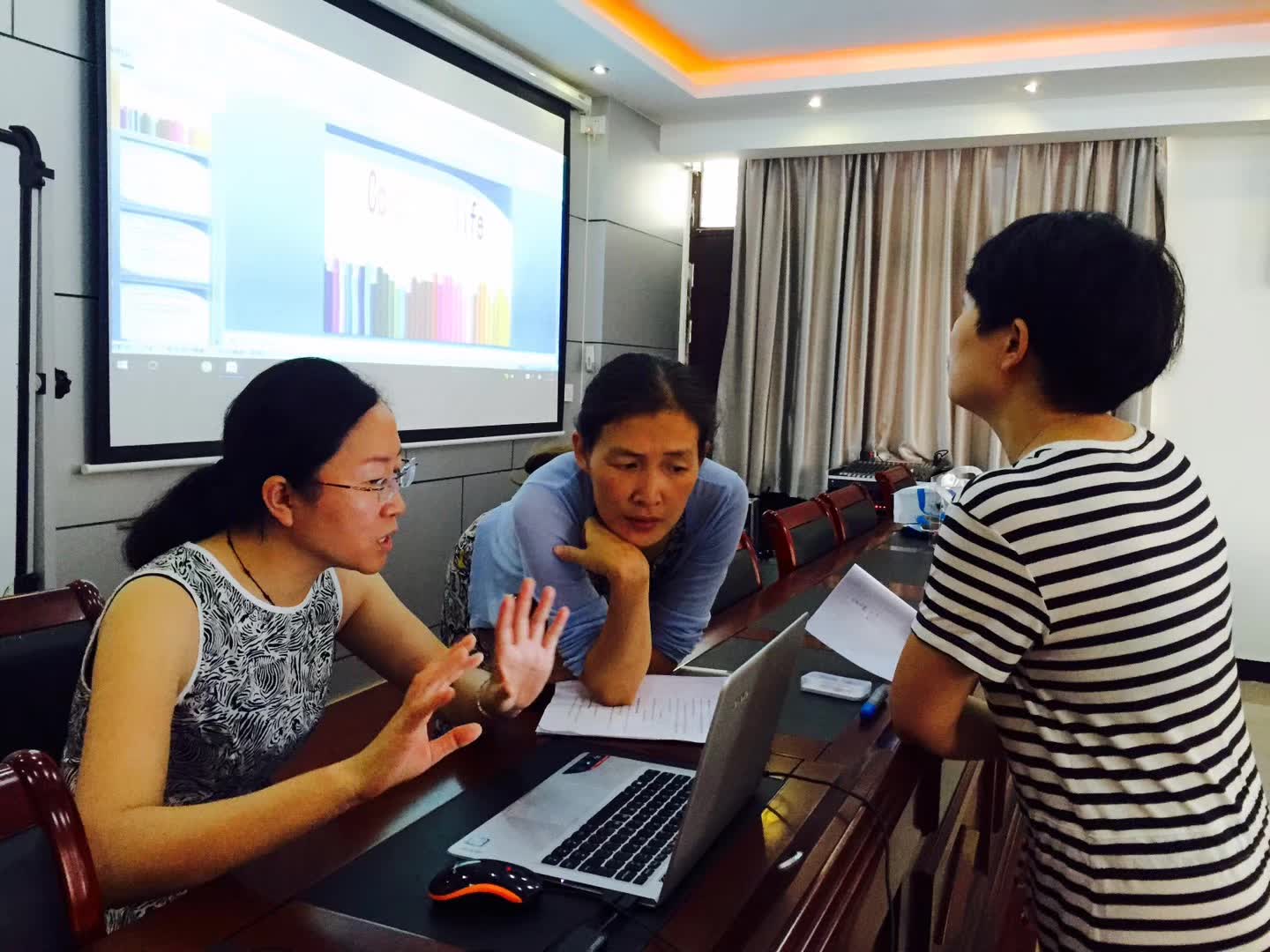 为河南省小学英语教师技能大赛安阳选手提供支持-4-李建英