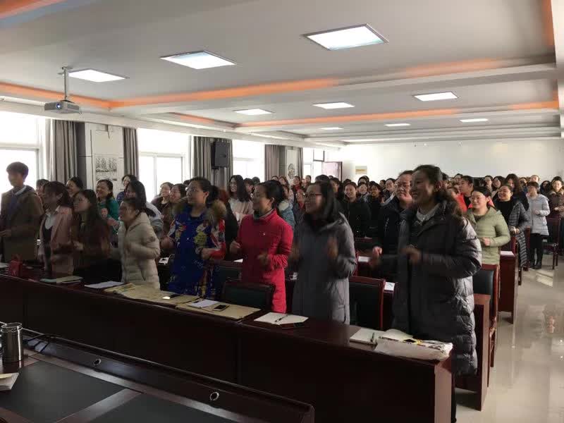 担任北关区英语学科质量分析暨教师培训主讲人-6-李建英