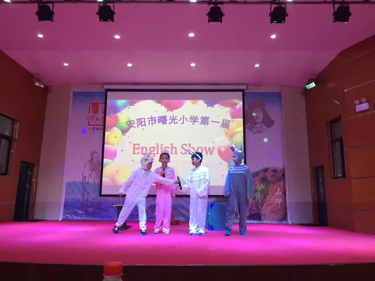 担任安阳市曙光小学第一届英语秀评委-2-李建英