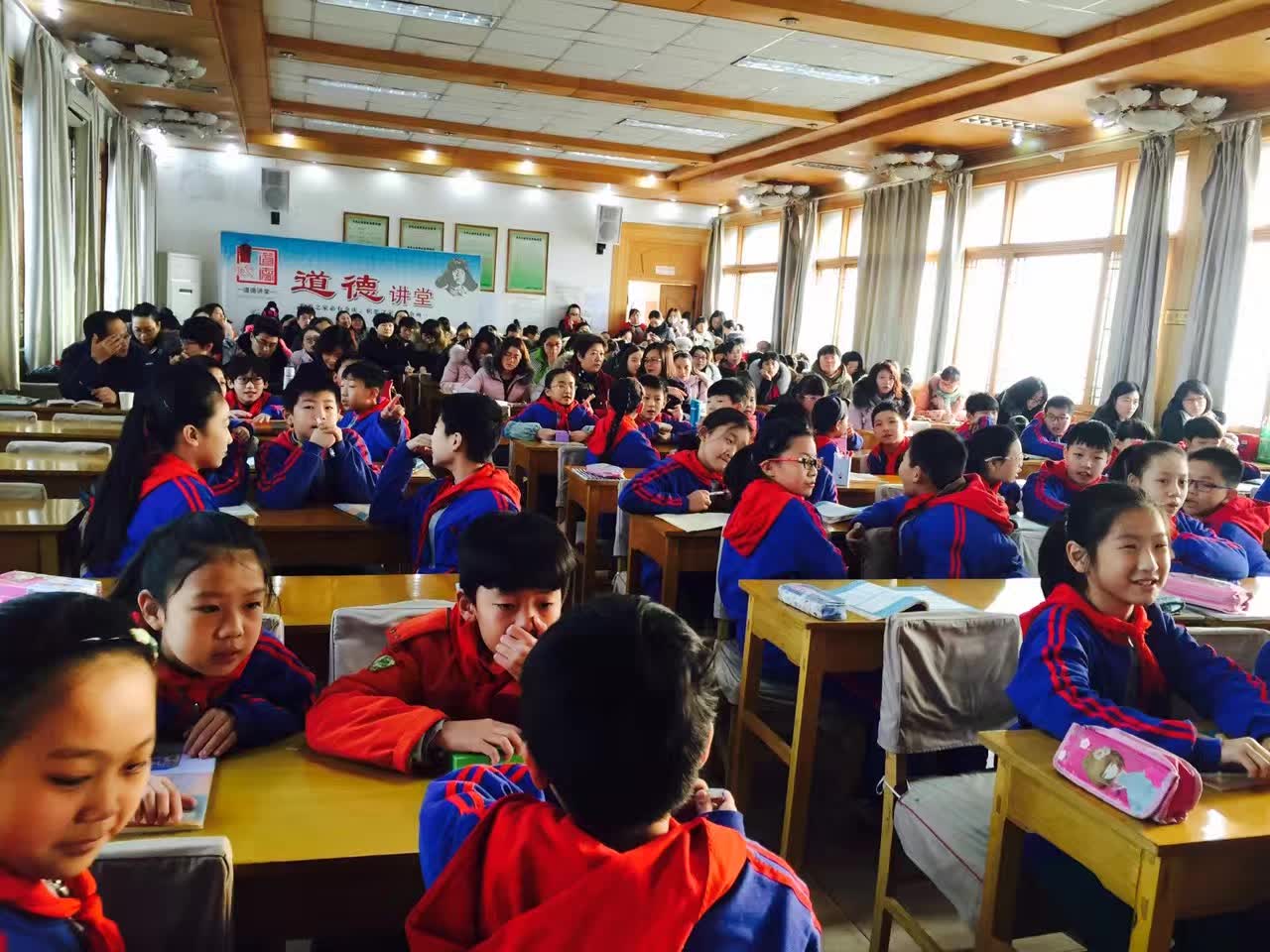 参加安阳市青年教师成长班第六次英语观摩课-6-李建英