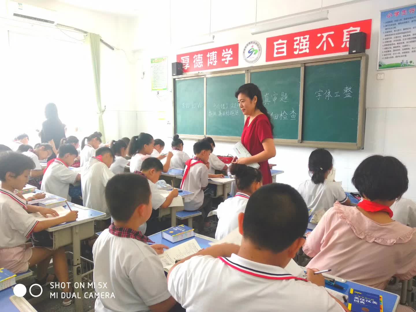 十多年英语考试命卷工作每次都准确无误完成-3-李建英