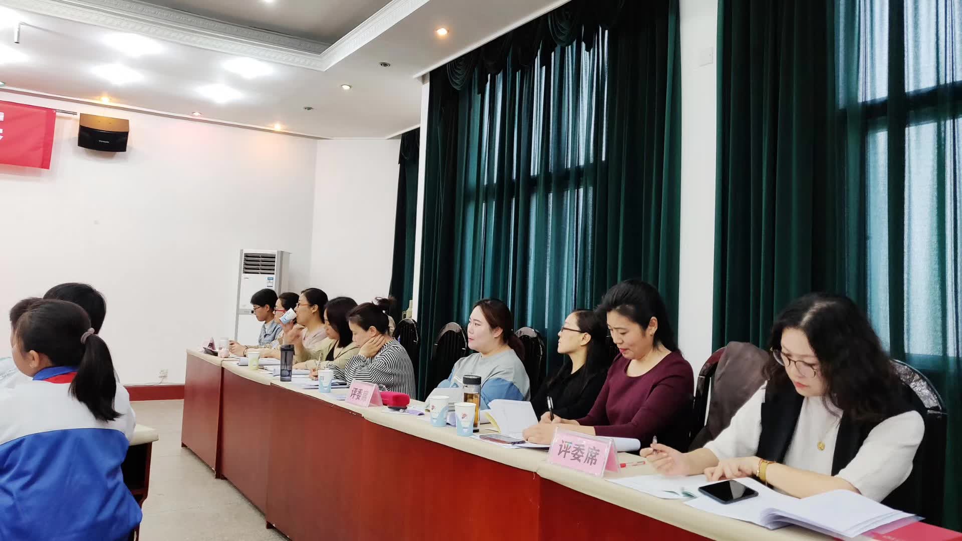 担任北关区2019年度英语优质课比赛评委--李建英