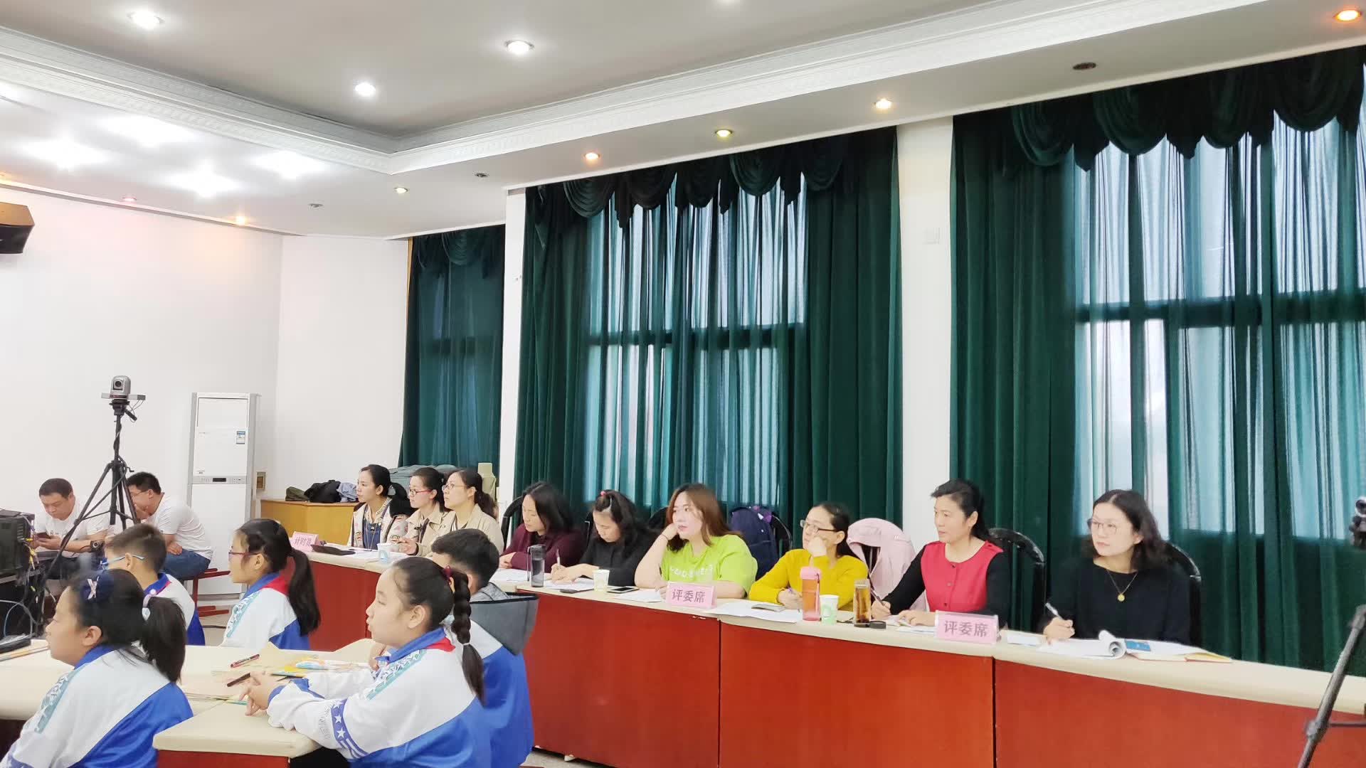 担任北关区2019年度英语优质课比赛评委-4-李建英